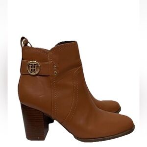 Tommy Hilfiger Size 8 Women’s Tan Ankle Boots. Casual affordable designer boots.